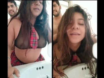 AY-PAPI-SEXO-DE-PIE-CON-UNA-MEXICANA-VESTIDA-DE-COLEGIALA